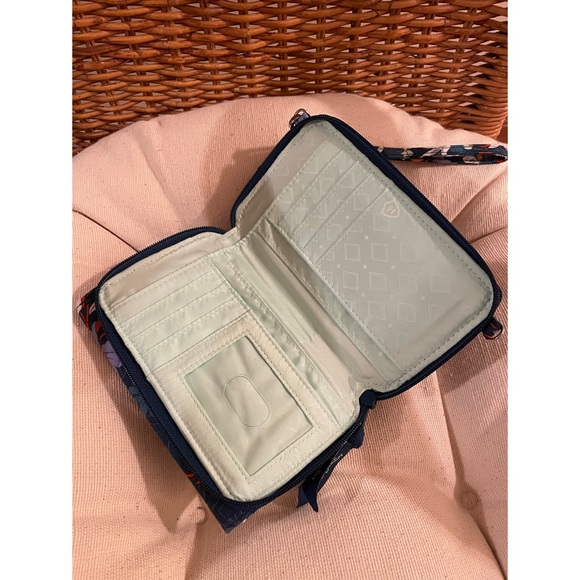 Vera Bradley RFID wallet - Picture 6 of 6